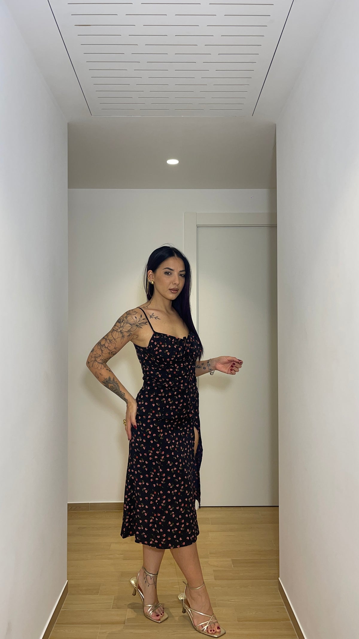 Abito midi a fiori con spacco